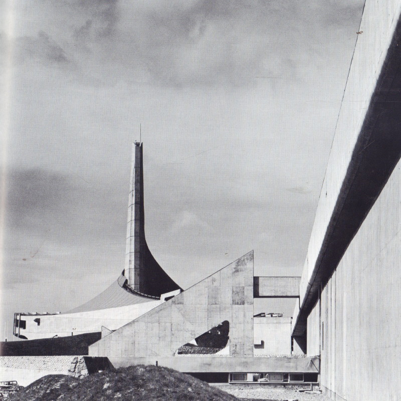 KULTERMANN, Udo. Kenzo Tange: Architecture and Urban Design 1946-1969 ...